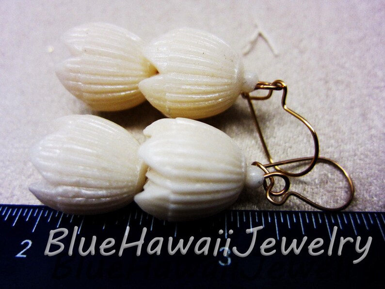 1980/'s Vintage Double Pikake 1.5 Ivory Carved 3-D Earrings w Kidney Wire Faux Ivory
