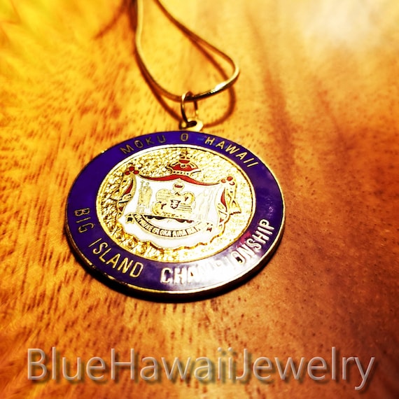 Hawaii Crest Coat of arms-Vintage 1980's Pendant - image 5