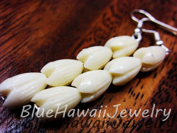 Sweet Wedding Vintage Hawaii Jasmine Flowers Pikake Ivory Carved 3-D Earrings w Wire Earhooks Faux Ivory