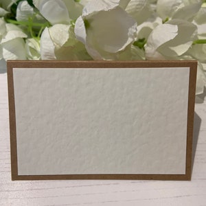 Tarjetas de lugar de boda - Escriba sus propios nombres - Marfil o tarjeta blanca respaldada con tarjeta Kraft