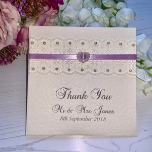 Mariage cartes de remerciement - la dentelle Vintage Collection - ruban lilas avec perle coeur curseur