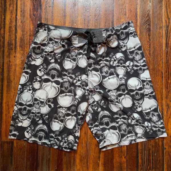 VTG Y2K Skulls 2Kuhl Black & Great Draw String Men’s Swim Shorts / Shorts XL