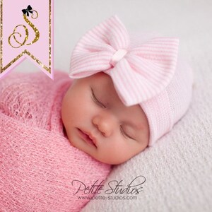 newborn hospital hat with bow