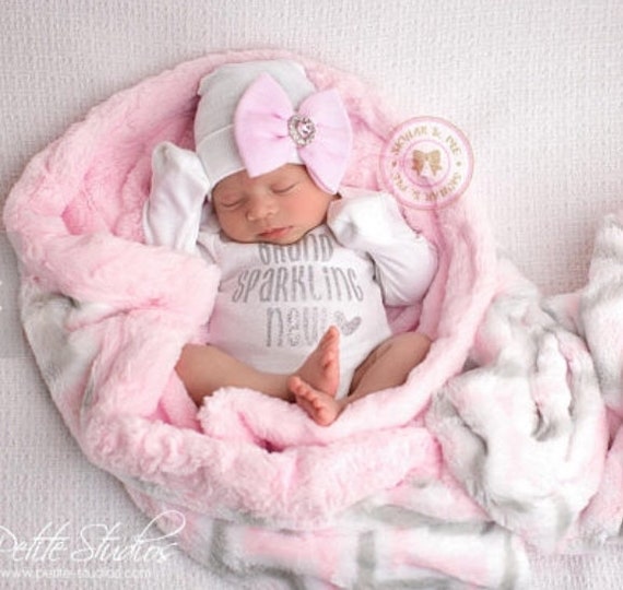 newborn baby girl homecoming outfit