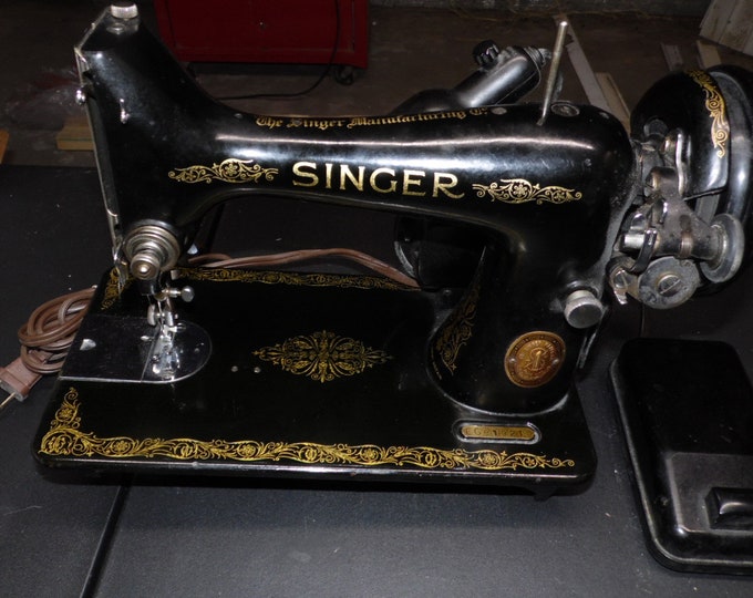 Vintage Portable Singer Sewing Machine EG 819210 W/light and Etsy
