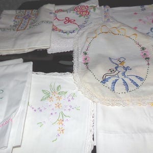 Vintage Embroidered Pillowcases Tablecloths With Lace 9 Pc.  Diff Sizes