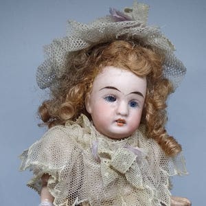 Antique Kühnlenz Gebrüder AG Miniature antique doll / German antique doll / size 15
