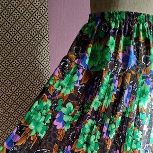 Vintage Pleated skirt floral print // High Waisted/Maxi Length