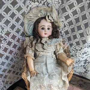 Antique Deposé Tete Jumeau 5 Doll // French Doll // Close Mouth Doll