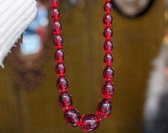 Vintage Cherry Juice Bakelite Graduated Bead Necklace // Vintage Jewllery