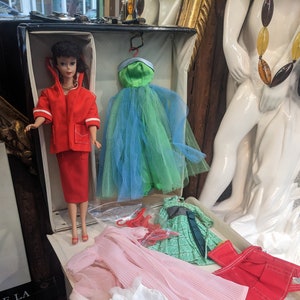 Huge lot Barbie Vintage brunette ponytail with dollcase and outfits // Mattel Vintage