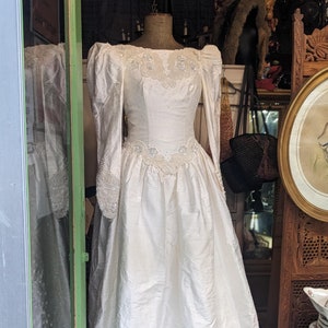 Vintage Dress Pronovias luxury bridal Silk white royal wedding dress / luxury wedding dress / vintage bridal dress / bridal gown
