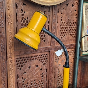 Table lamp flexo H Rogu SL Valencia metal yellow lacquered Spain 80s vintage