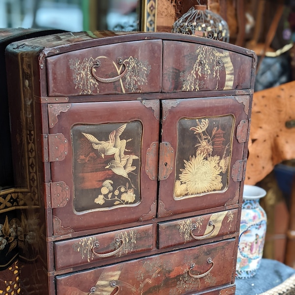 Antique chinois Brown Laquer et armoire d’autel en bois doré, peint à la main et sculpté // armoire à bijoux, commode