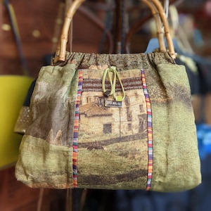 Vintage Fabric Bag with bamboo handles // Fashion Vintage Accesories