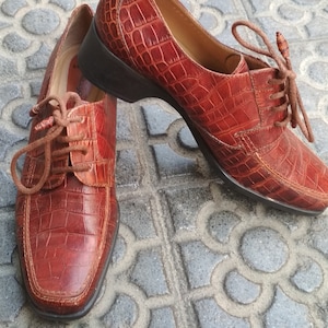 Shoes embossed leather vintage women / Elegant leather shoes / Oxford Shoes image 1