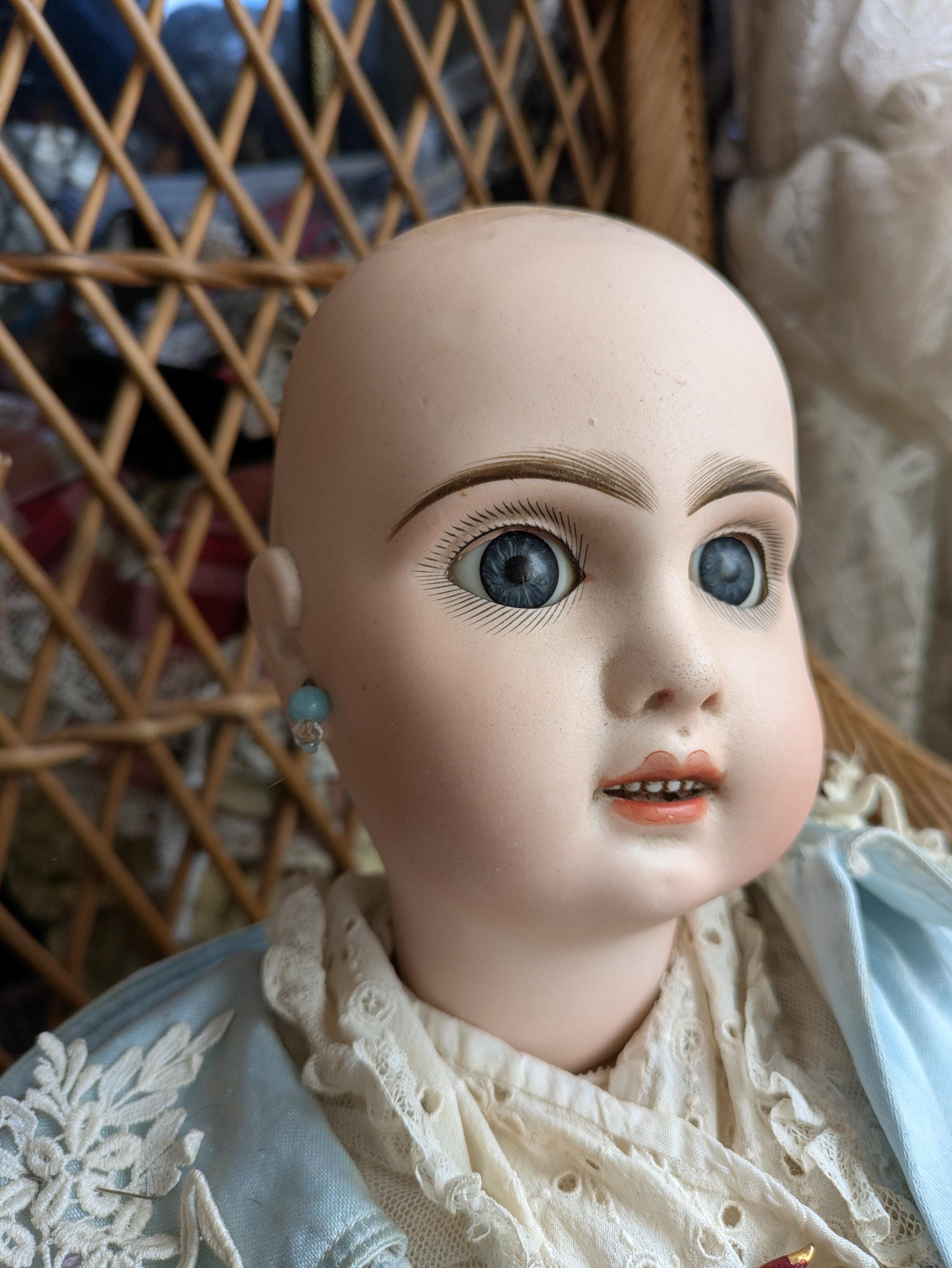 青い目のアンティークドール 青い瞳 可愛いケストナー167 ビスクドールアンティークドール - メルカリ