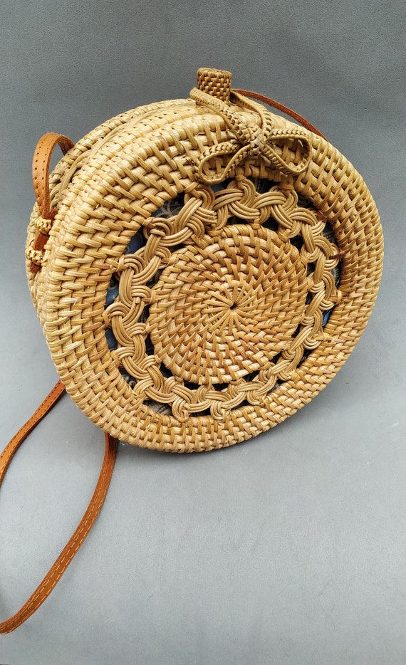 Bali Round Rattan Bag with Seashell Embellishment and Adjustable Strap –  Ganapati Crafts Co.
