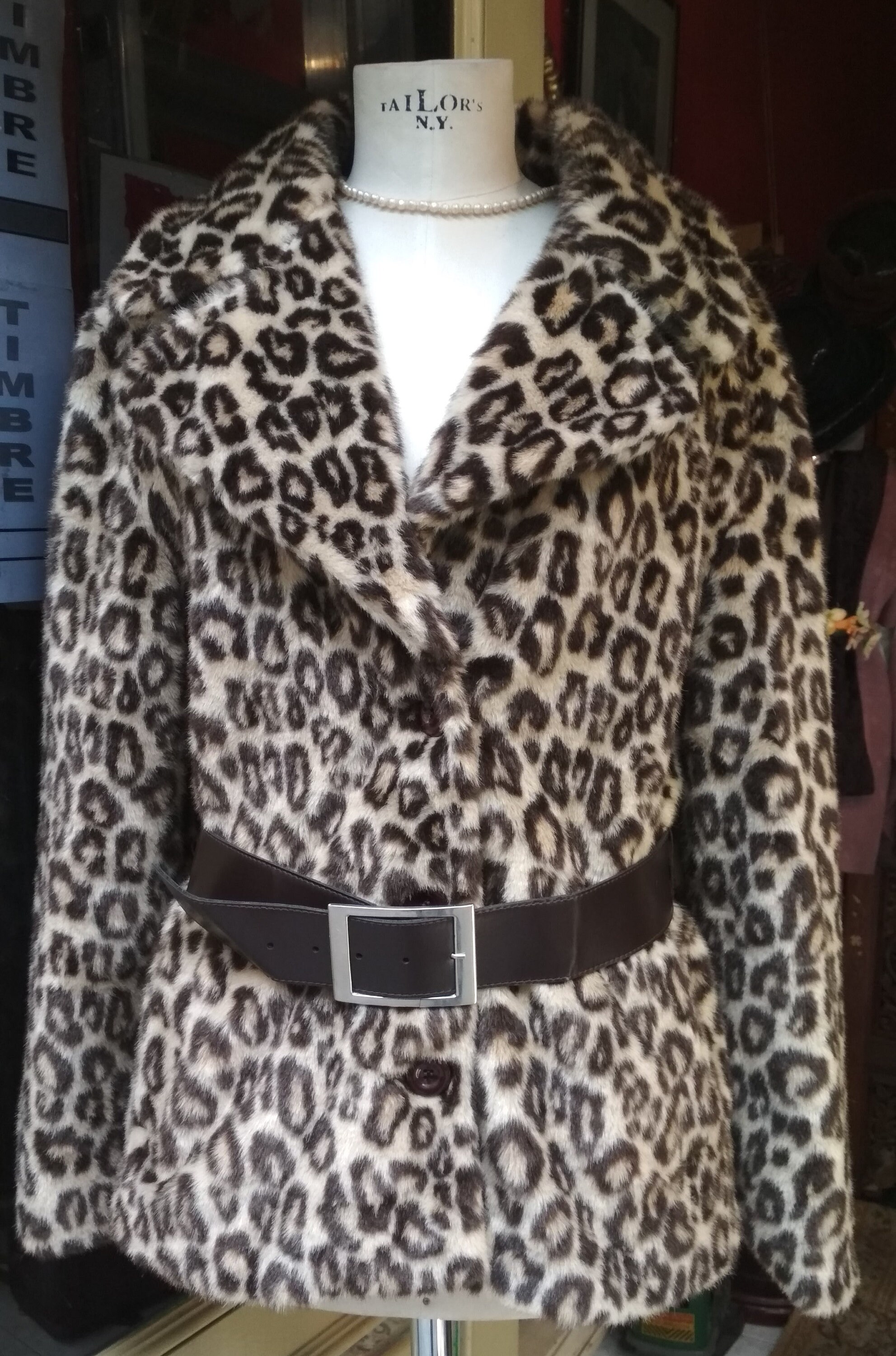 per una leopard print coat