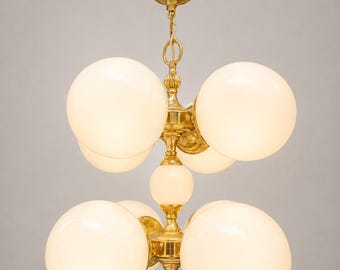 Lampadario vintage Sputnik in ottone con 8 globi in vetro opalino / Plafoniera in stile Mid-Century Space Age