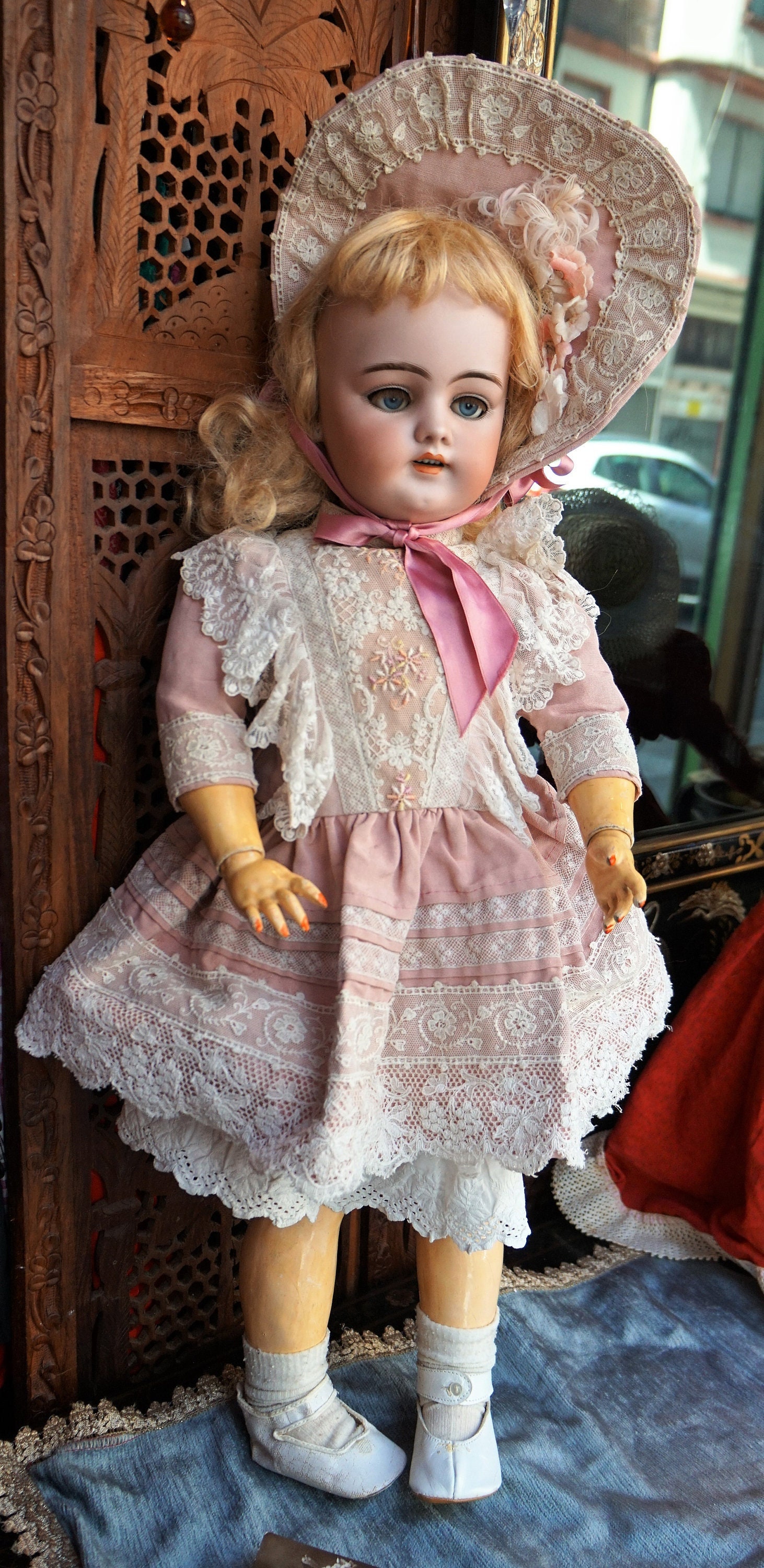 Fine Large German All-Bisque Doll with Rare Shoes Attributed to Simon and  Halbig 1100/1500 Auctions Online, Proxibid