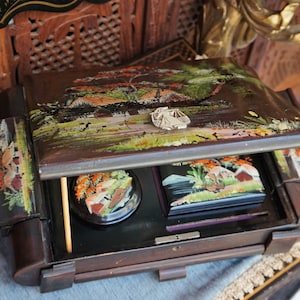 Vintage Chinese Vanity Jewellery  Box With Mirror/Decorative Lacquered Oriental Vanity Set /Chinese Decor Cosmetics Or Jewellery Storage