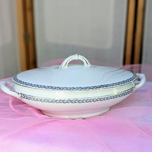 Vintage Soup terrine Paul Müller porcelain white and blue // Fine vintage porcelain // Tureen Vintage