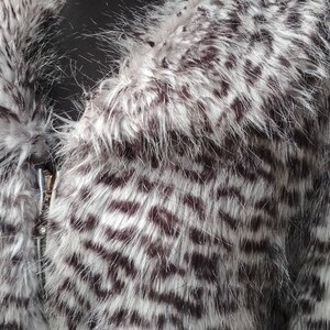Vintage Gray Black White Faux Fur Coat Print / Leopard Faux Coat / Style Animal Print Design image 5