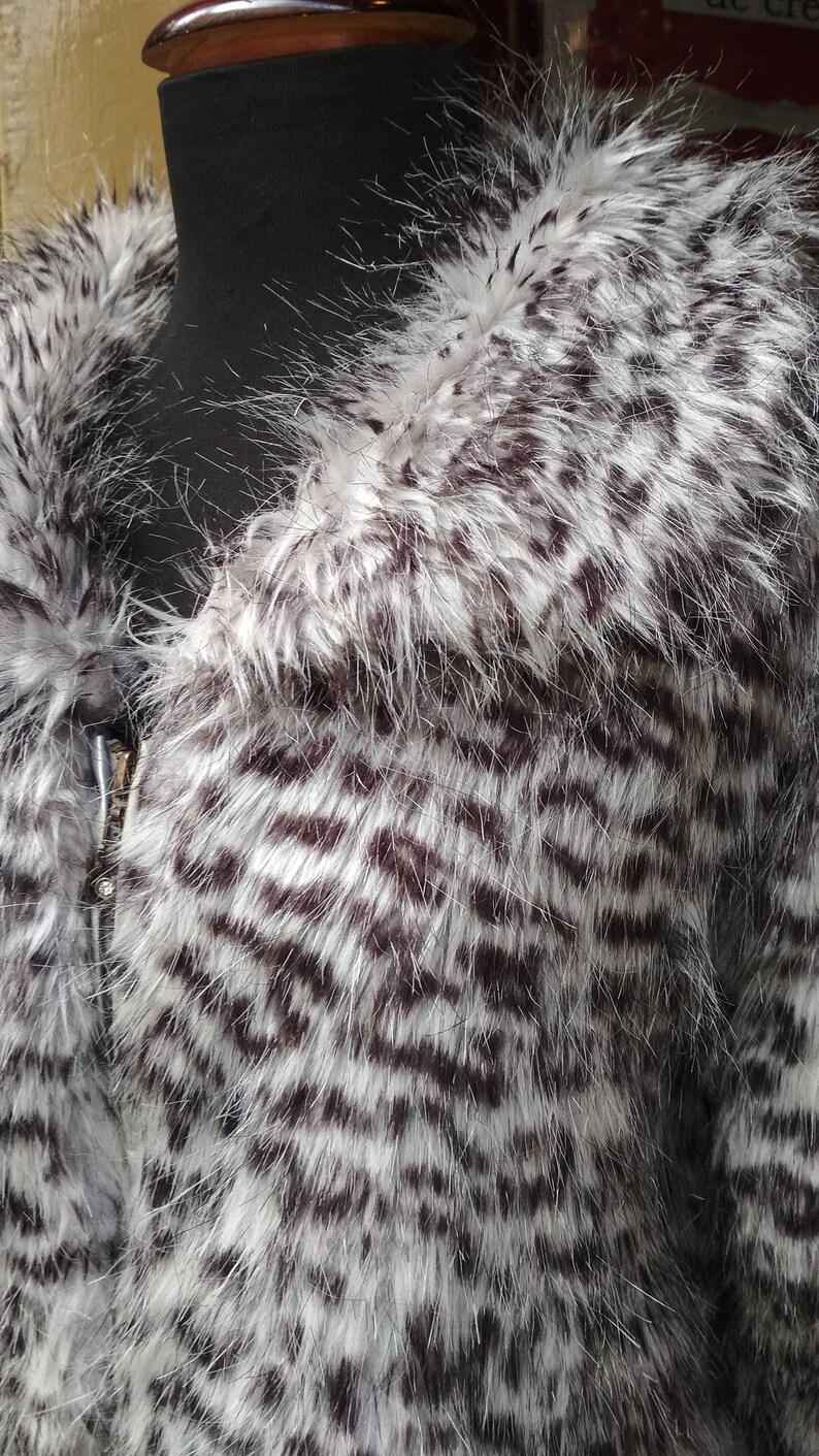 Vintage Gray Black White Faux Fur Coat Print / Leopard Faux Coat / Style Animal Print Design image 5
