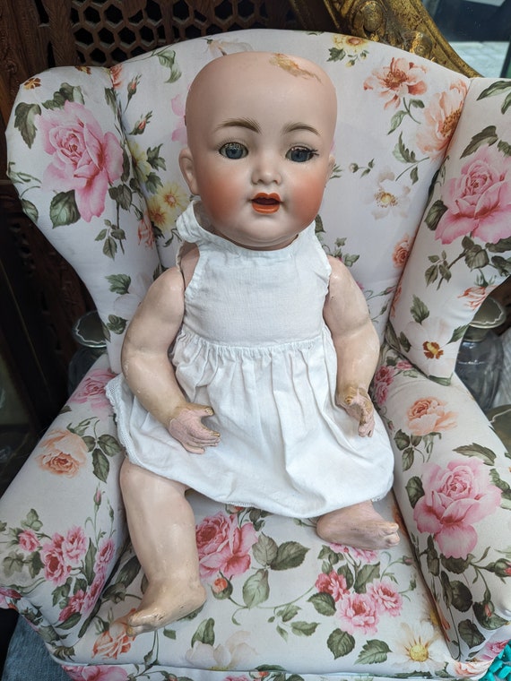 Large K*R Simon & Halbig 126 Character Baby With Clothes