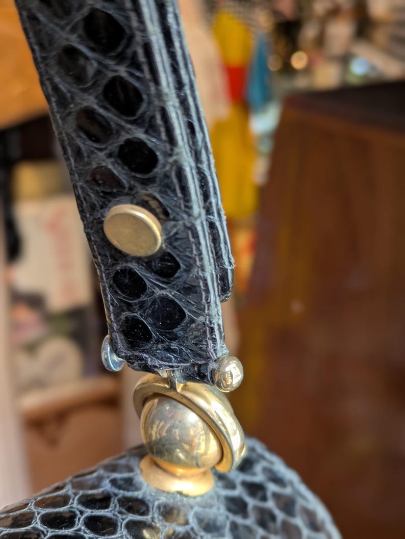Bolso de mano vintage de piel de serpiente de los años 50, bolso de noche con cierre dorado imagen 16