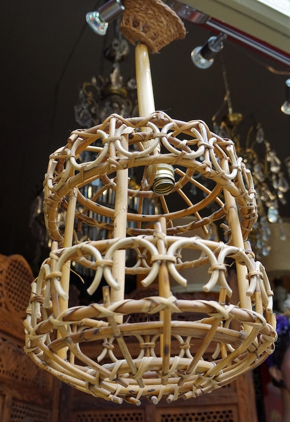 Vintage Lamp Bamboo Wicker Pendant Ceiling Light // Home decor Vintage // Wicker Lamp Shade // Nature Light  // Unique Rustic Lampshades