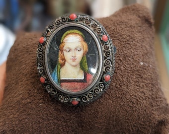 Virgen antigua pintada a mano / Broche o colgante de pintura enmarcada en coral en miniatura del viejo maestro / 800 Filigrana de plata y vidrio