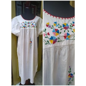 Vintage Mexican Dress Embroidery // Cotton Flowers // Mexican