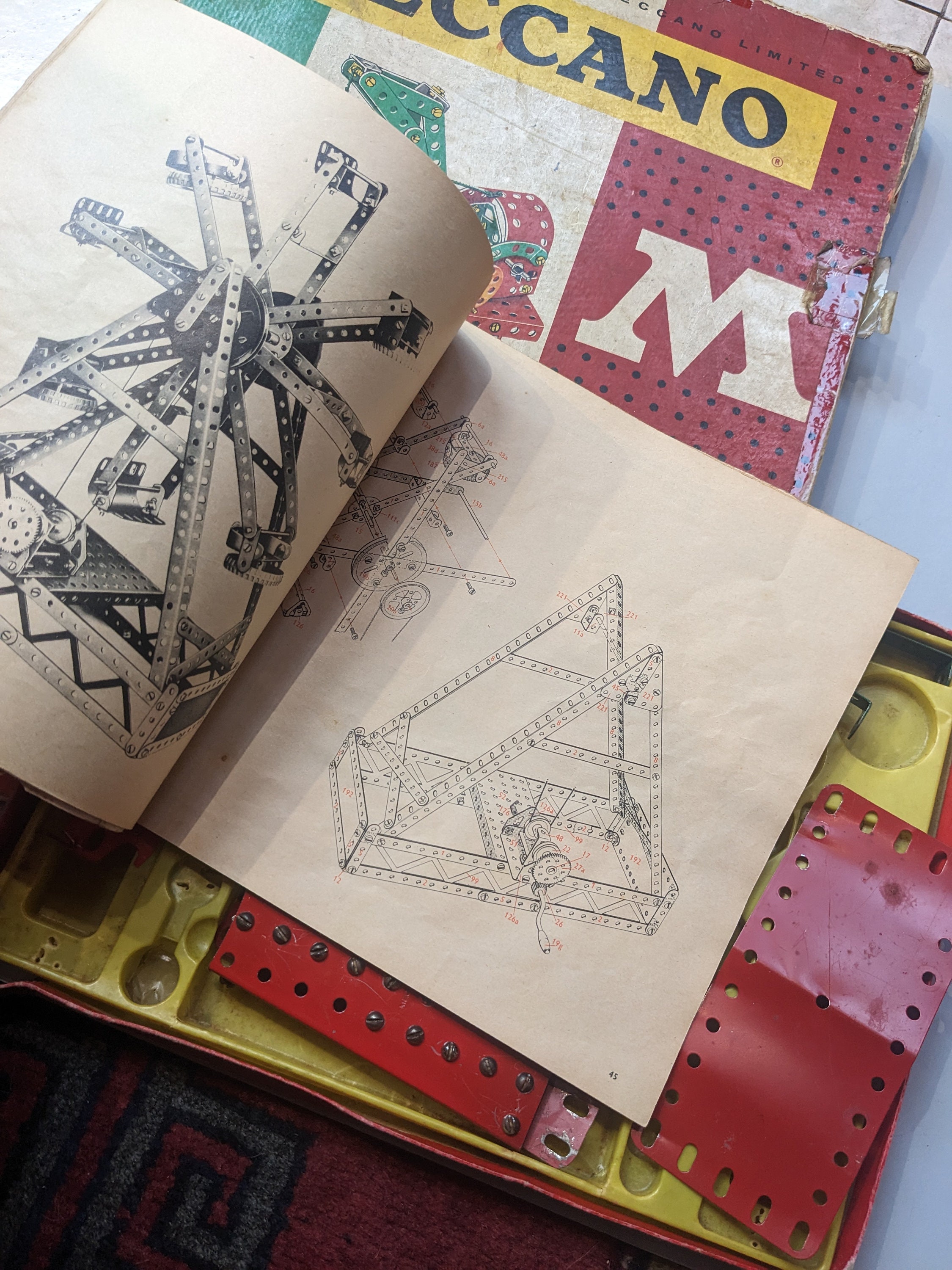 Lot Pièces Meccano Années 1960 – Occasion Pour Collectionneurs Et Créatifs
