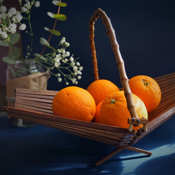 Vintage Bamboo Basket Fruit Platter // Folding Fruit Bowl / Bambu Fruit Bowl