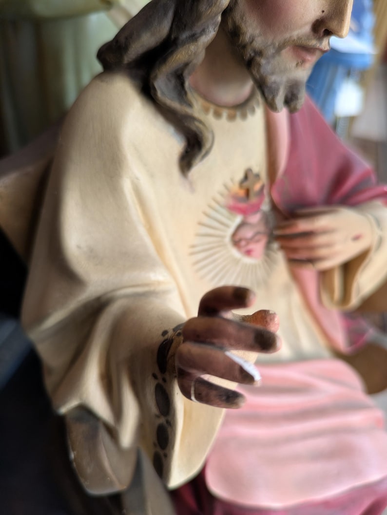Olot artwork Jesus Sacred Heart, glass eyes, religious statue Arte Christiano Olot image 3