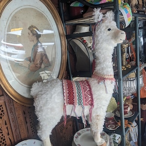 Vintage big alpaca fur toy, Big white alpaca, giant stuffed alpaca, alpaca fur toy, large stuffed alpaca