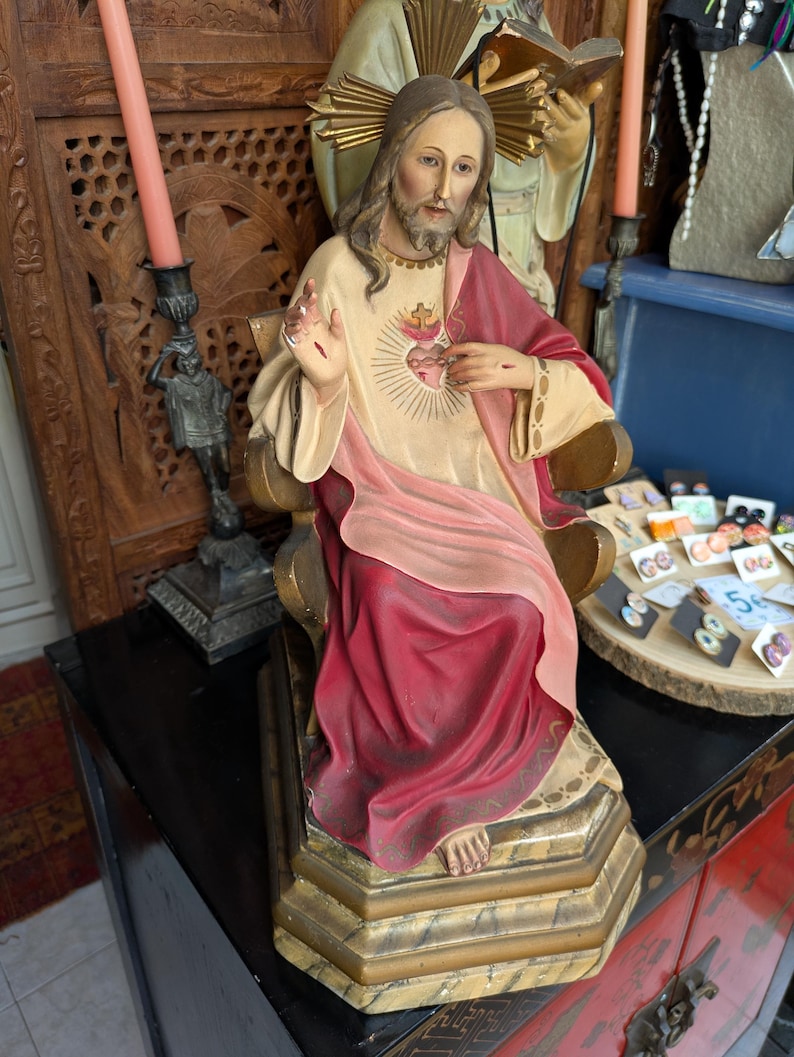 Olot artwork Jesus Sacred Heart, glass eyes, religious statue Arte Christiano Olot image 1