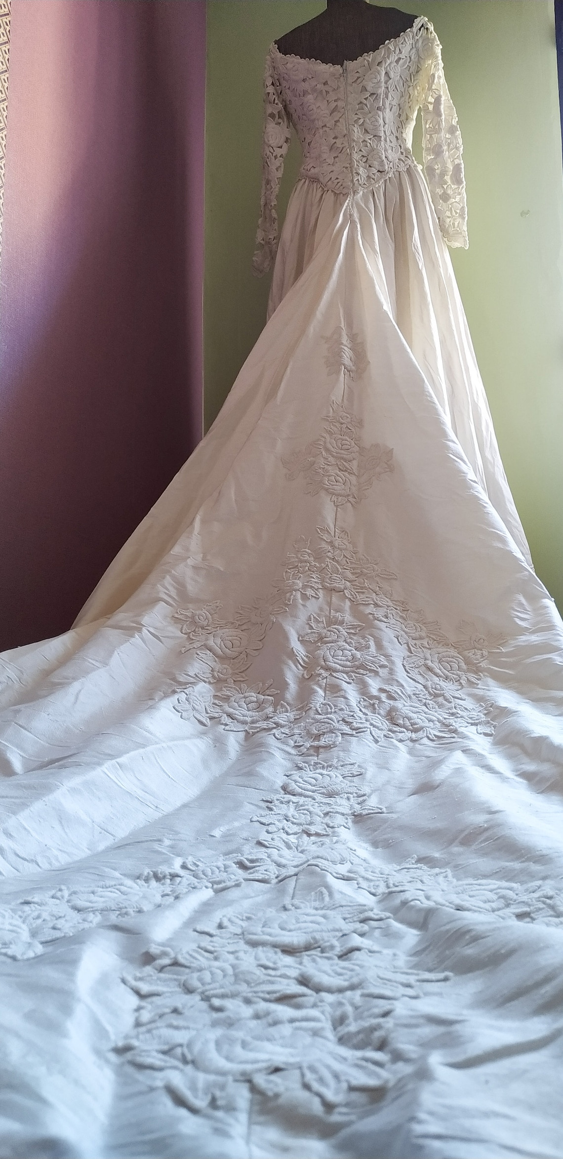 Vintage Wedding dress Silk and Lace with large embroidered | Etsy