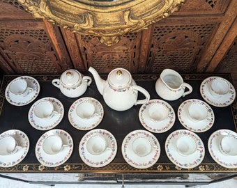 service à café en porcelaine vintage fait main complet 12 services // Paris appartement cottage
