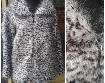 Vintage Gray Black White Faux Fur Coat Print / Leopard Faux Coat / Style Animal Print Design