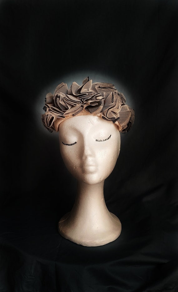 Crown Fascinator 50s vintage tulle pale pink and g