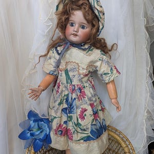 Antique French doll SFBJ Paris 60 // Bisque Doll