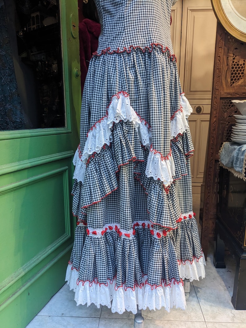 Spanish Ruffles Vintage Folk Ruffle Flamenco Spanish Dress Rociero // Vintage Gypsy ...