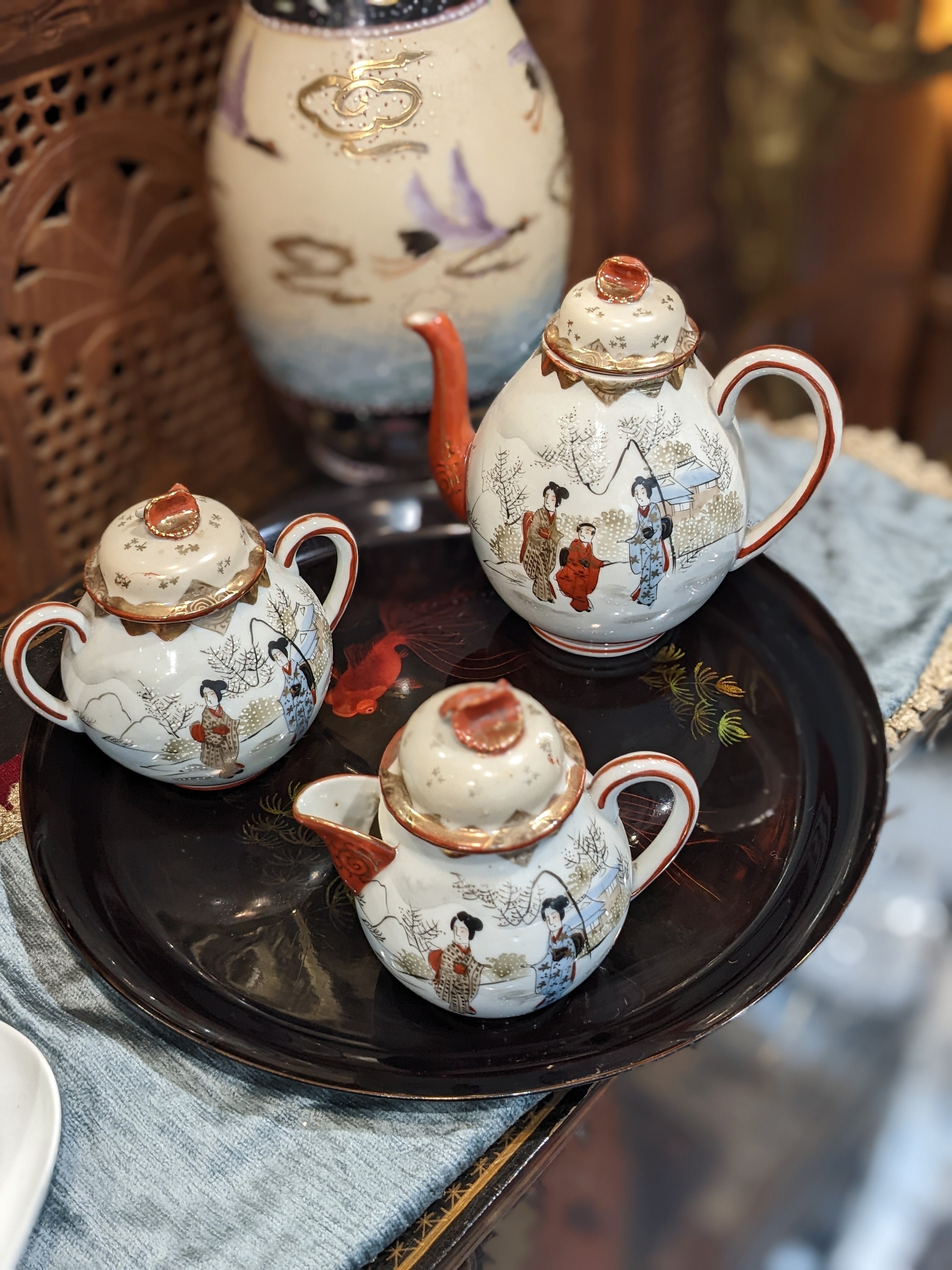 九谷焼 珊瑚紅釉 茶壺 直須 茶碗 九谷烧珊瑚红釉金彩壶 Japanese Kutani Porcelain Painted Red Gold