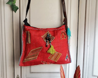 Vintage  BAG Ethnic Fabric and leather // Red Shoulder Bag