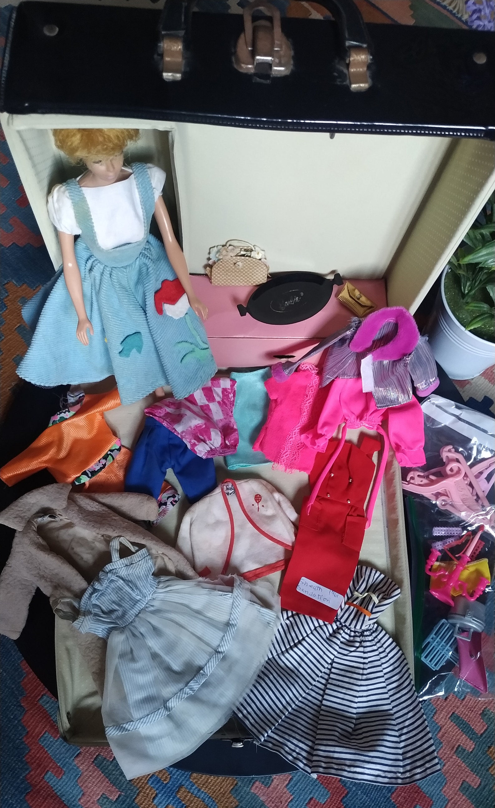 Vintage Barbie Lot dollcase y ropa // Mattel Vintage // Trajes | Etsy