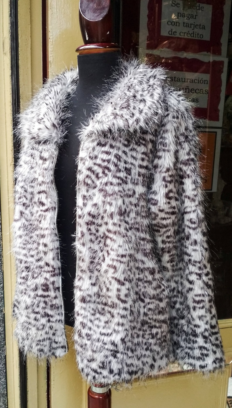 Vintage Gray Black White Faux Fur Coat Print / Leopard Faux Coat / Style Animal Print Design image 2