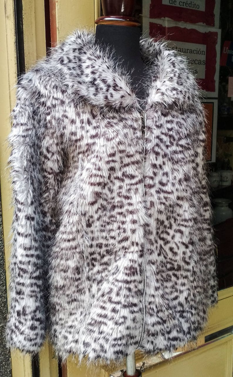 Vintage Gray Black White Faux Fur Coat Print / Leopard Faux Coat / Style Animal Print Design image 10